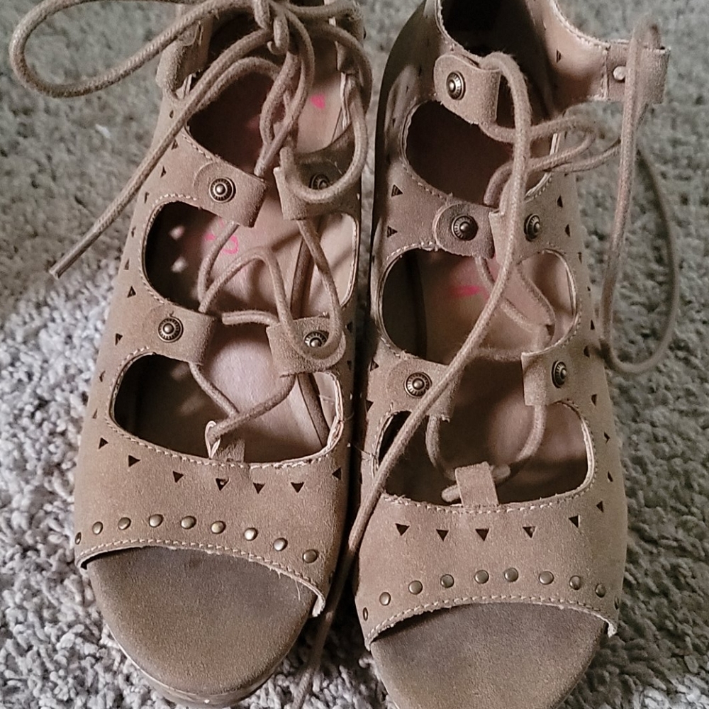Sandals - Picture 3 of 3